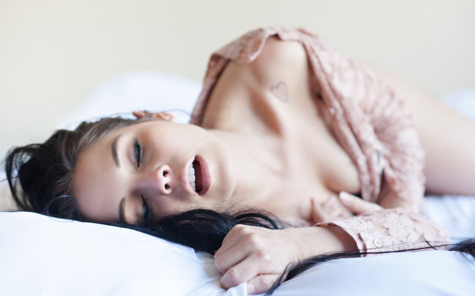 Можно ли испытать оргазм во сне
